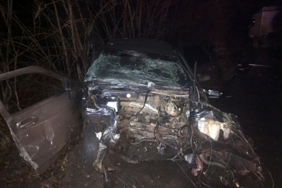 Погибли двое: в Самарской области "десятку" разворотило после ДТП с фурой