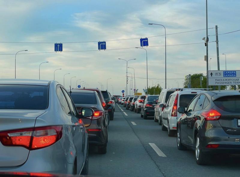 На дорогах России начали наносить разметку для соблюдения безопасной дистанции