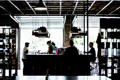 В Сызрани женщина поспешила покинуть кафе с угрозой