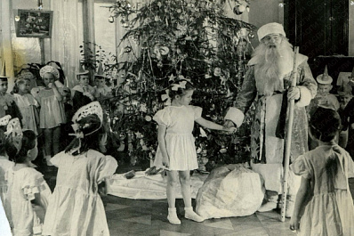 Самарцам показали ретро-фотографию советского новогоднего утренника в детском саду № 105