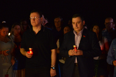 Тысячи свечей, огненный Ил-2 и минута молчания: жители и активисты "Единой России" почтили память героев Великой Отечественной войны