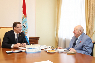 Дмитрий Азаров: День космонавтики будем отмечать весь год