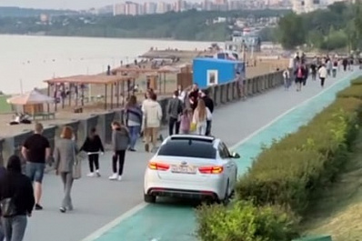 Водителя, ехавшего на Kia по велодорожке на самарской набережной, нашли и оштрафовали