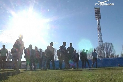 На стадионе Торпедо в Тольятти к ЧМ-2018 уложили газон