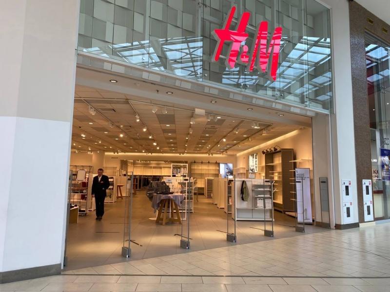 В Самаре суд призвал арестовать счета бренда H&M из-за иска владельца ТЦ "Гудок"