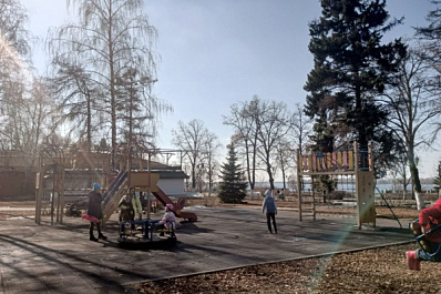 Для многодетных работающих россиян предложили ввести оплачиваемые часы на детей