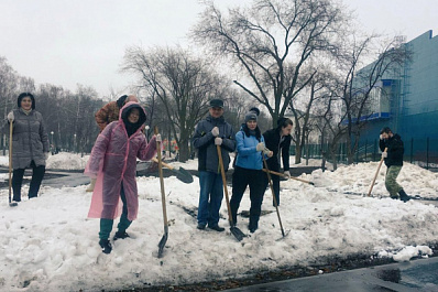 В Самаре проходит первый массовый субботник