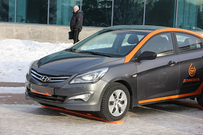 В Новосибирске оштрафовали сервис по аренде автомобилей за выбивание долгов с клиента