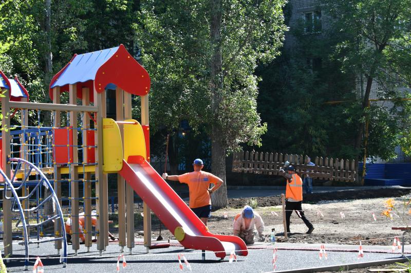 Дворы по нацпроекту благоустраивают с опережением