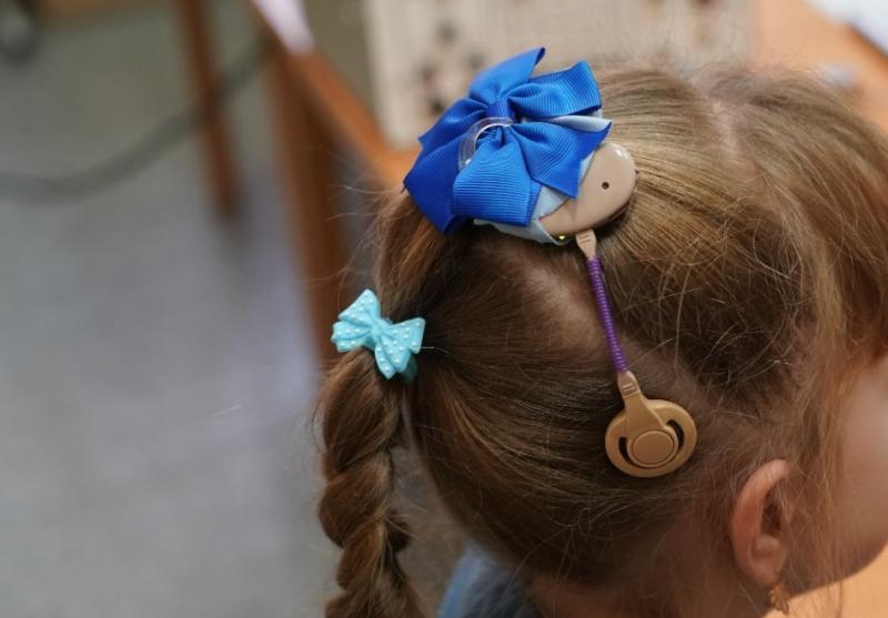 Стало известно, как в Самаре помогают детям с нарушениями слуха