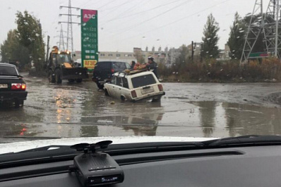 В Самаре из-за осадков частично затопило Заводское шоссе