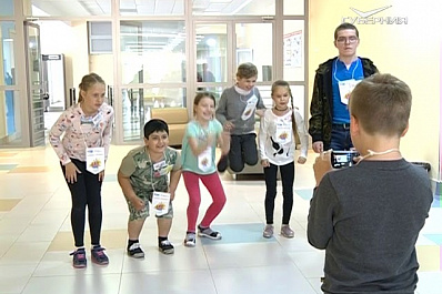 Профессиональные фотографы поделились с детьми секретами в инклюзивной мастерской