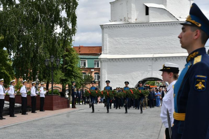 Сызранское высшее военное авиационное училище летчиков отмечает 85-летие