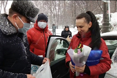 В Самаре у парка Гагарина на дороги вышел праздничный патруль