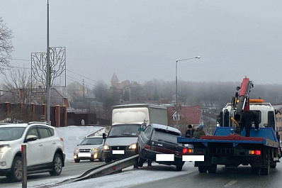 "Повисла на отбойнике": самарчанка рассказала об авариях на дорогах из-за гололеда