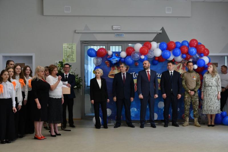 Вячеслав Федорищев - выпускникам: "Будьте смелыми, ничего не бойтесь, идите только вперед"