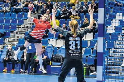 Гандбольная "Лада" проиграла в гостях первый матч серии