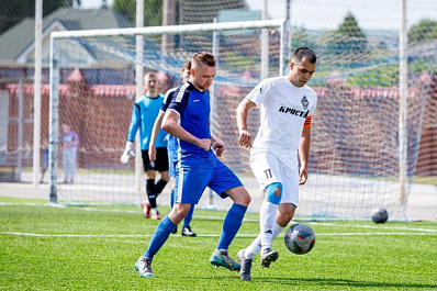 Отрадненский "Нефтяник" и самарский "Олимп" лидируют в областном футбольном чемпионате