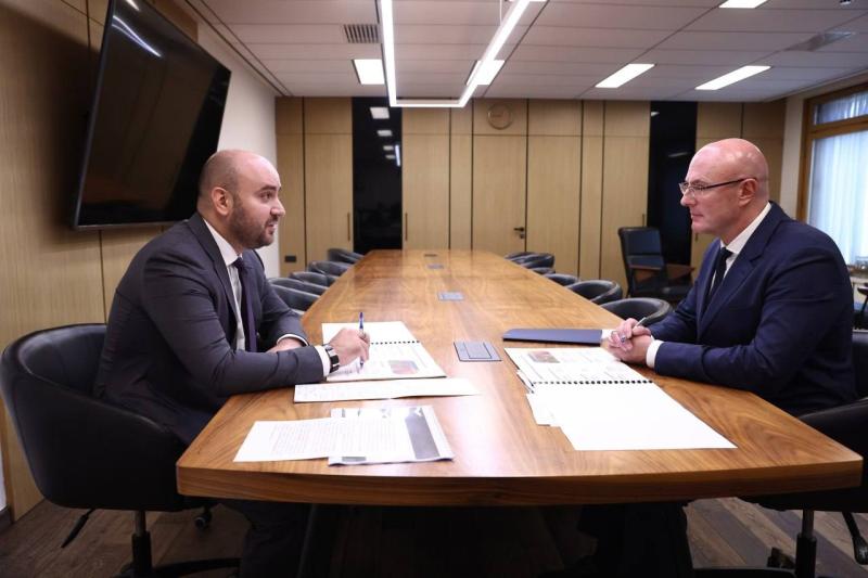 Дмитрий Чернышенко провел рабочую встречу с губернатором Самарской области Вячеславом Федорищевым