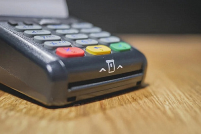 Житель Тольятти оплатил чужой банковской картой подарок своей возлюбленной