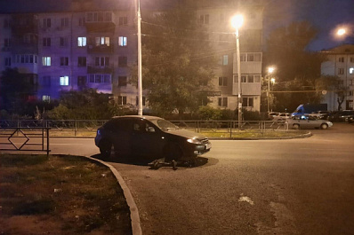 В Самаре иномарка сбила мужчину на электросамокате