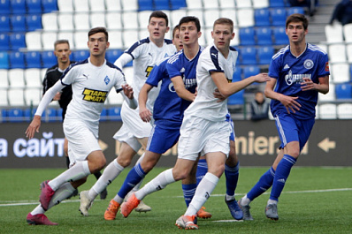 Быстрый гол и отбитый пенальти: молодежка "Крыльев Советов" обыграла "Оренбург"