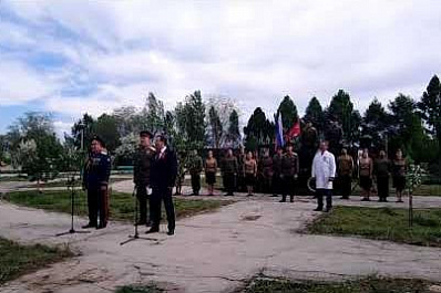 "Волжские казаки" выступили в Самаре у госпиталя ветеранов войн