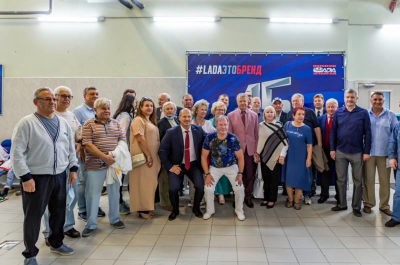В Тольятти хоккейный клуб "Лада" поздравили с 45-летием
