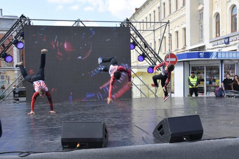 Дмитрий Азаров призвал самарских студентов сделать региональный научный центр мировым