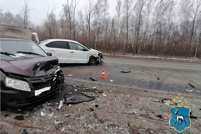 В Самарской области 11 декабря легковушка на встречке влетела в 