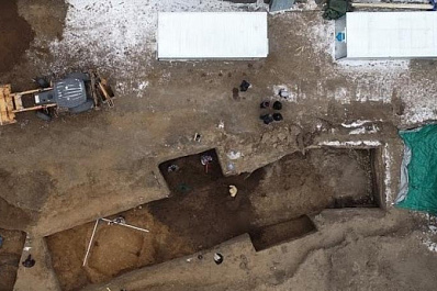 Древний погреб и жетоны XVIII века: раскопки у Фрунзенского моста в Самаре продолжаются