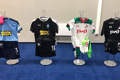 Новичок "Крыльев Советов" Никита Чернов дебютирует в матче против "Локомотива". 