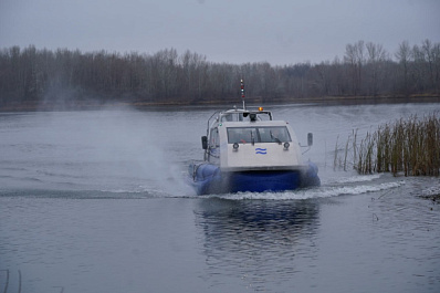 Со скоростью ветра: новое судно-амфибия может скользить по земле, воде и льду