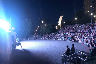 В летнем кинотеатре на набережной покажут фильмы про Самару и Волгу