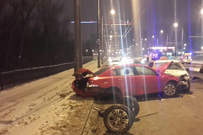 Один человек погиб, двое пострадали в ночном ДТП на Московском шоссе в Самаре