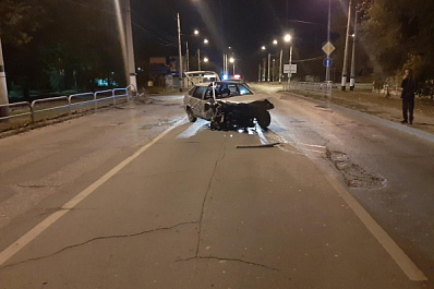 В Сызрани разыскали водителя, который врезался в ЛЭП и скрылся с места аварии 