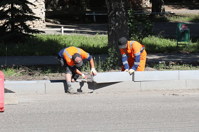 Елена Лапушкина проинспектировала ремонт дороги на Стара-Загоре 