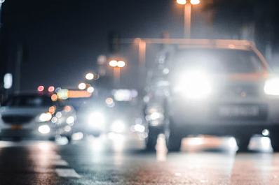 В Сызрани отец разбил окно машины своего сына из-за незаконной тонировки