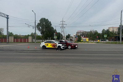 В Самаре 18 мая после ДТП LADA Vesta и Kia Rio женщина попала в больницу