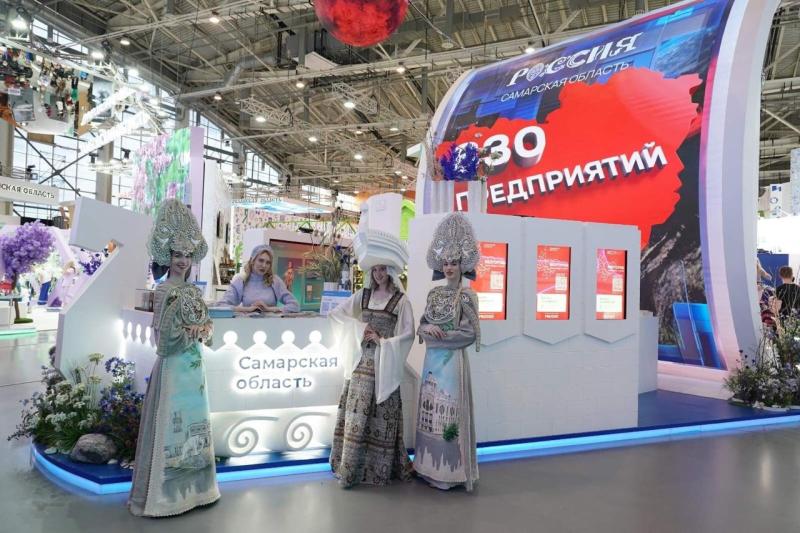 Педагоги и студенты - о выставке "Россия": "Гордость берет за Самару и нашу страну"