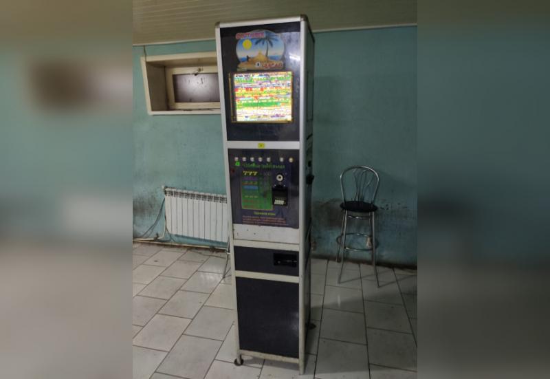 На Мехзаводе полицейские "накрыли" бар с однорукими бандитами