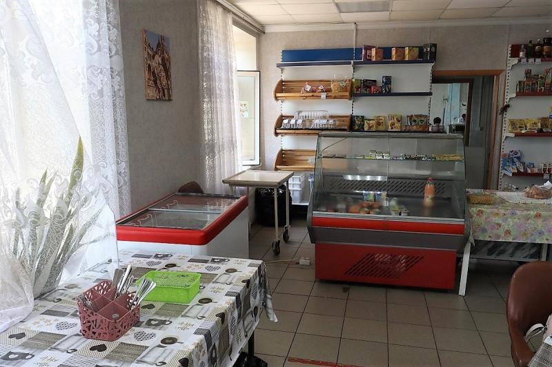 Житель Самарской области украл с комбината питания еду и деньги