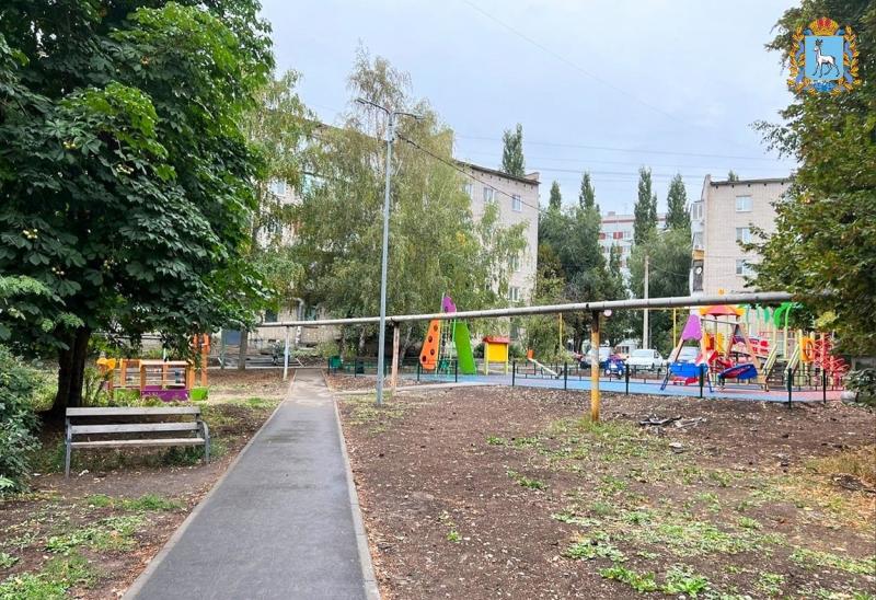 Пять дворовых территорий в Красноглинском районе Самары благоустроили в 2022 году