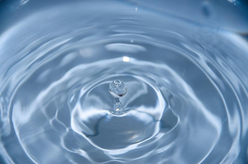 Сухость и отеки: специалисты объяснили, чем опасен отказ от воды