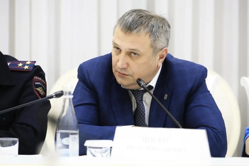 Поддержка нефтегазового сектора, визуальный облик городов, ликвидация объектов накопленного вреда окружающей среде: решения губернатора на оперативном совещании