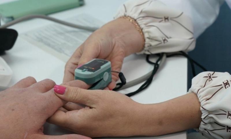 Терапевт рассказал о причинах слабости, которая валит с ног