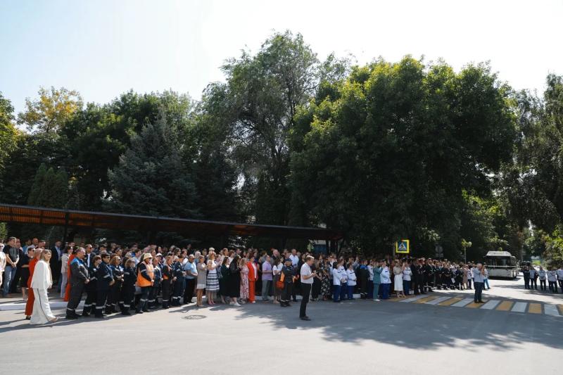 Вячеслав Федорищев отметил вклад сотрудников тольяттинского предприятия в развитие химической промышленности в регионе