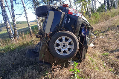 28 августа в Самарской области водитель кроссовера съехал в кювет и опрокинулся
