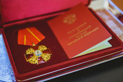 Общественная палата Самарской области поздравила губернатора Дмитрия Азарова с награждением орденом Александра Невского
