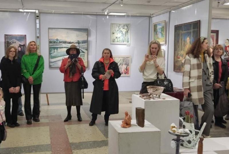 В Самаре проходит региональная молодежная выставка "Начало"